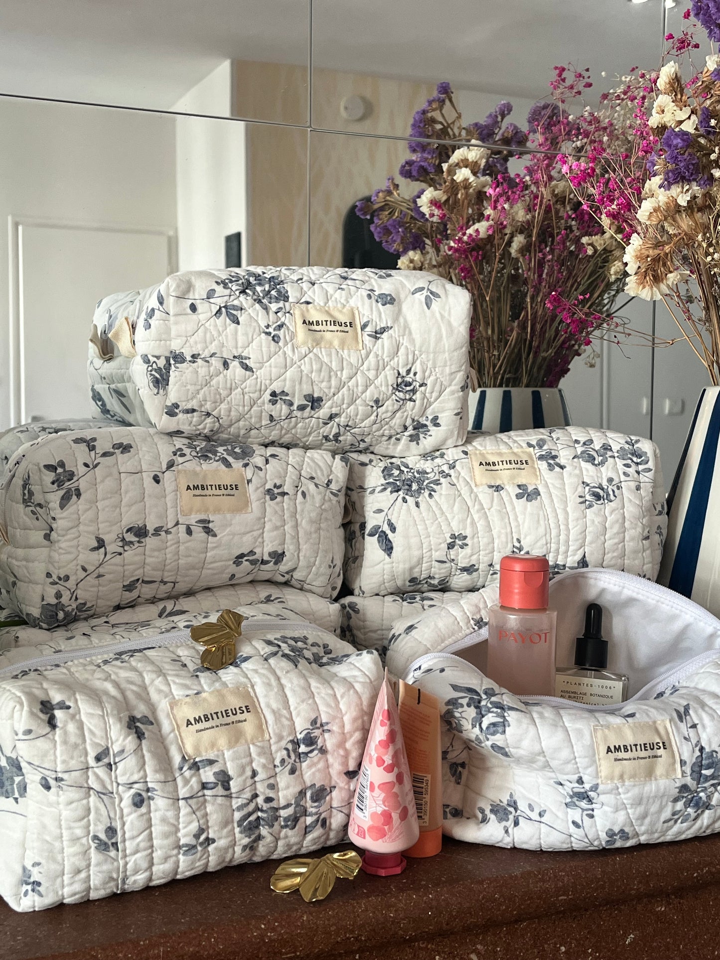Trousse VOYAGEUSE - fleurs bleues
