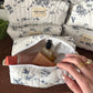 Trousse VOYAGEUSE - fleurs bleues