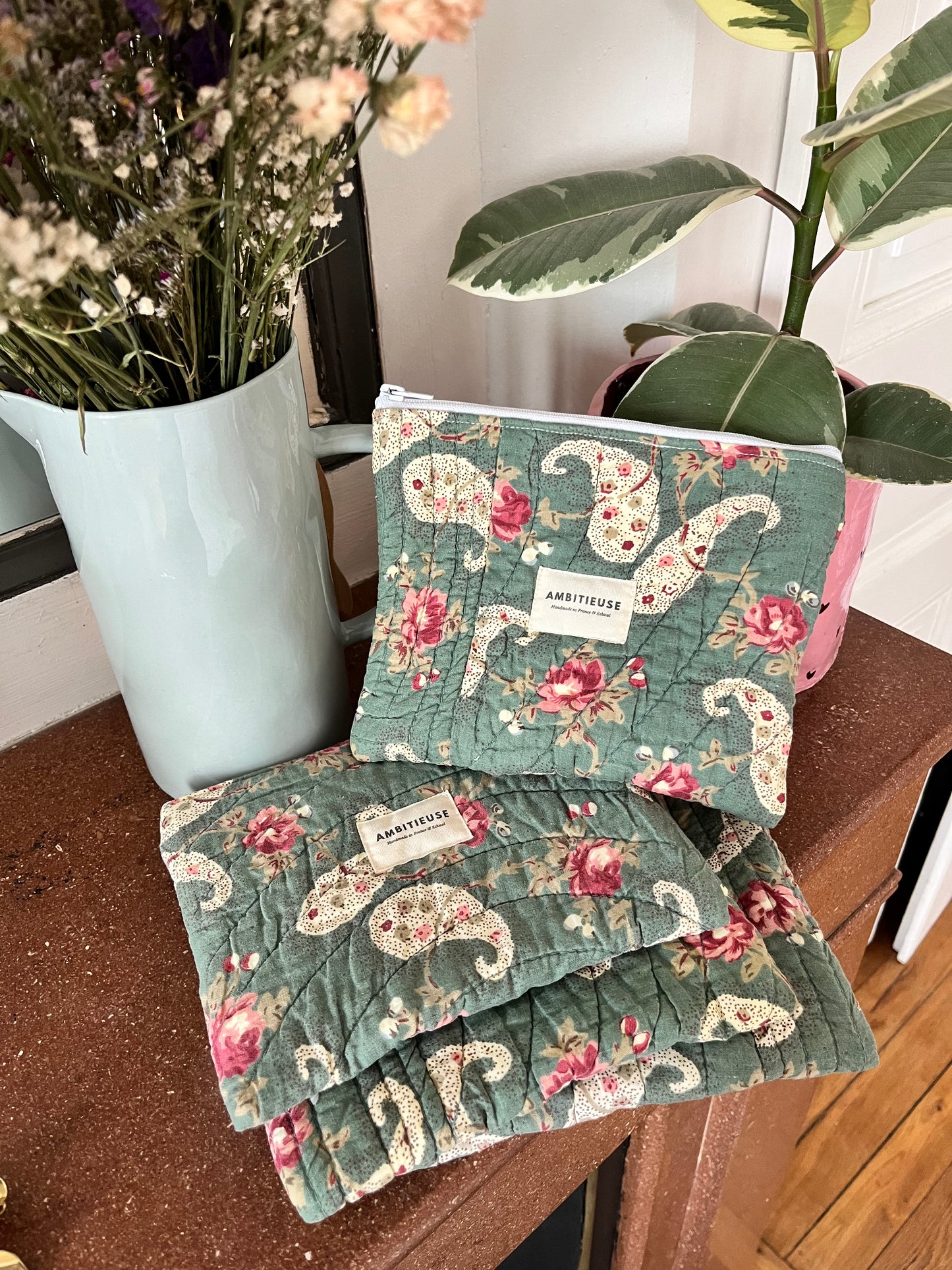 Pochette VOYAGEUSE
