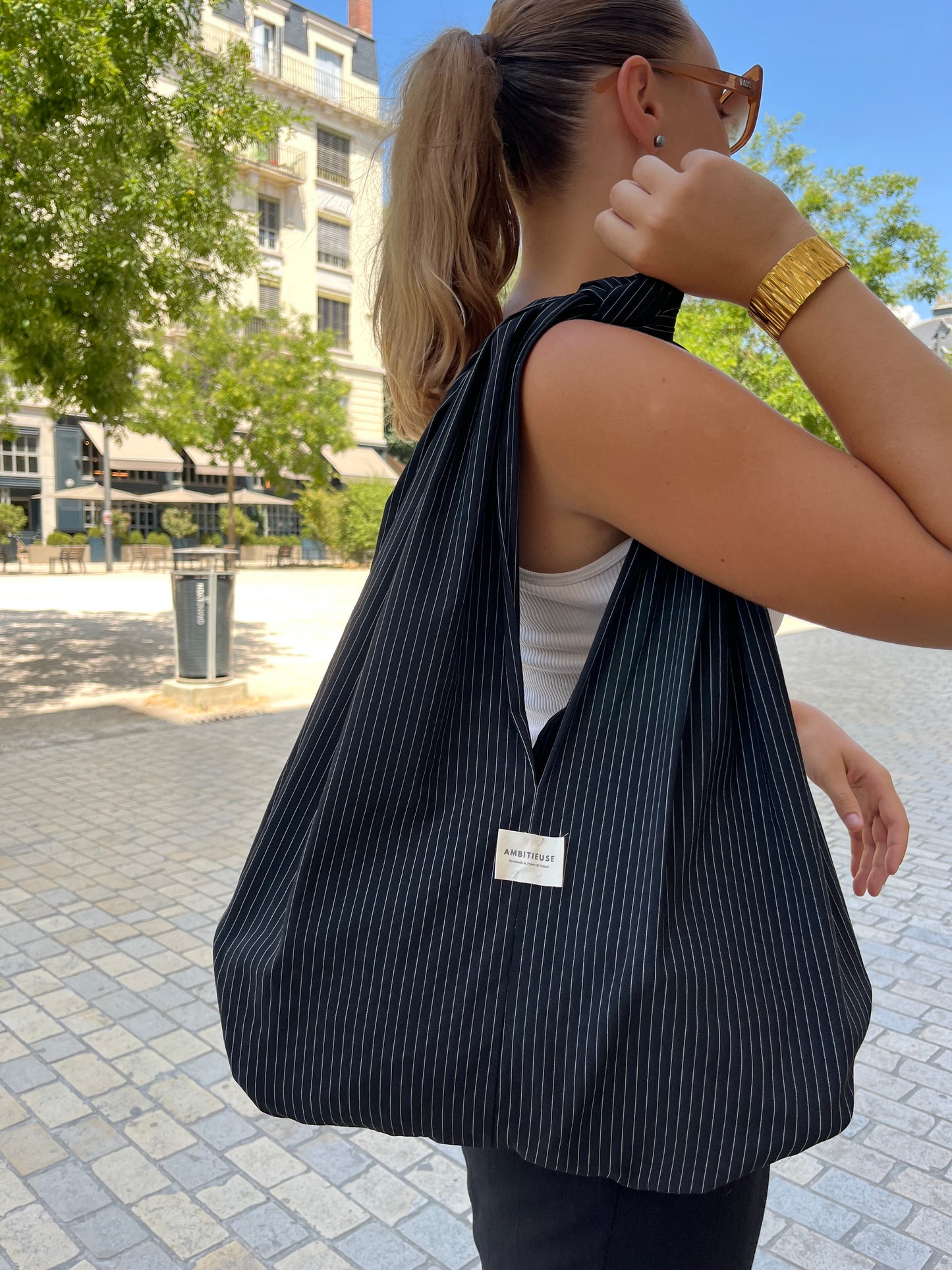 Détail du tissu revalorisé du sac Capricieuse upcycling made in France