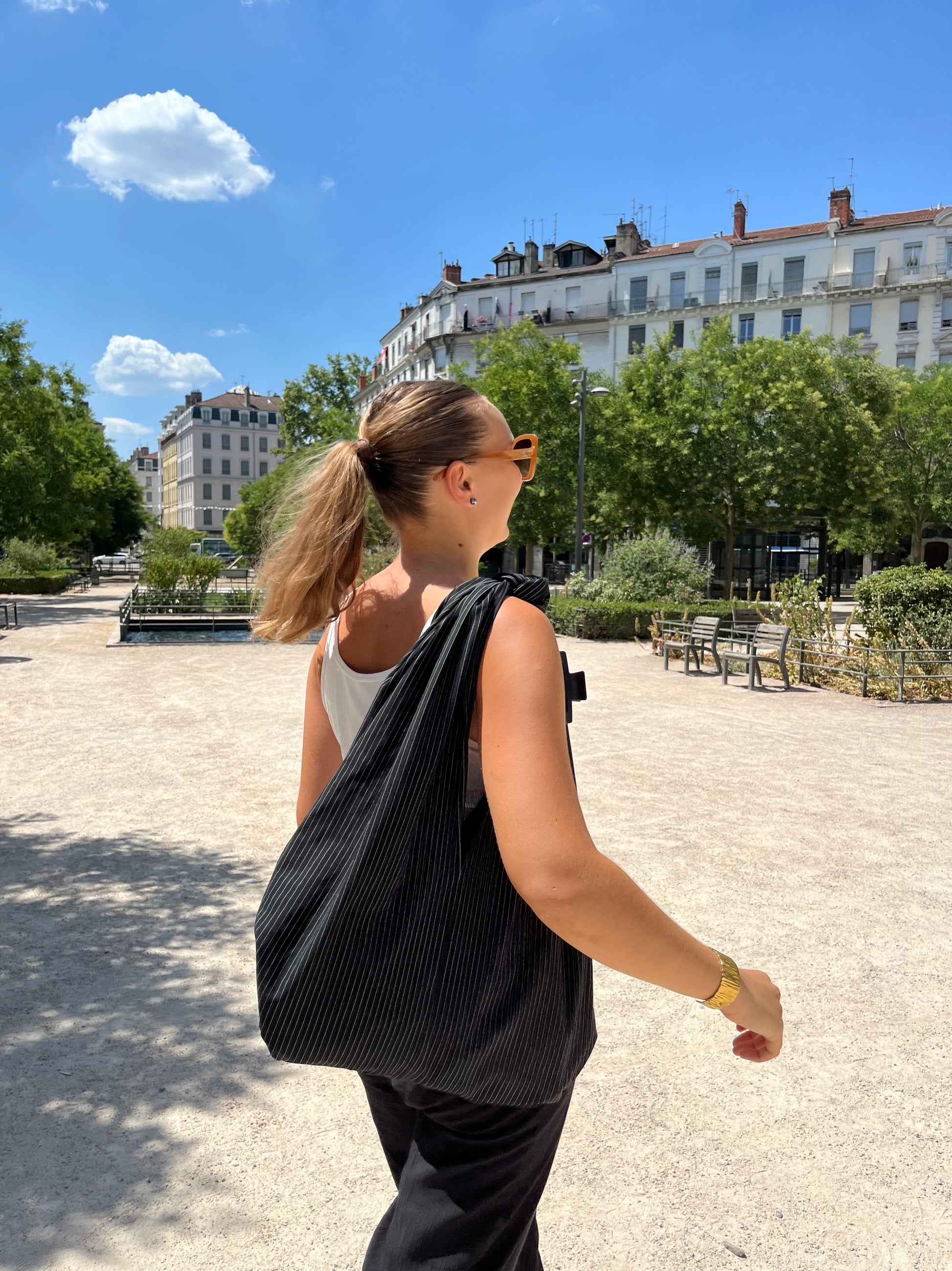 Sac écoresponsable femme édition limitée fabriqué à partir de tissus de fin de série