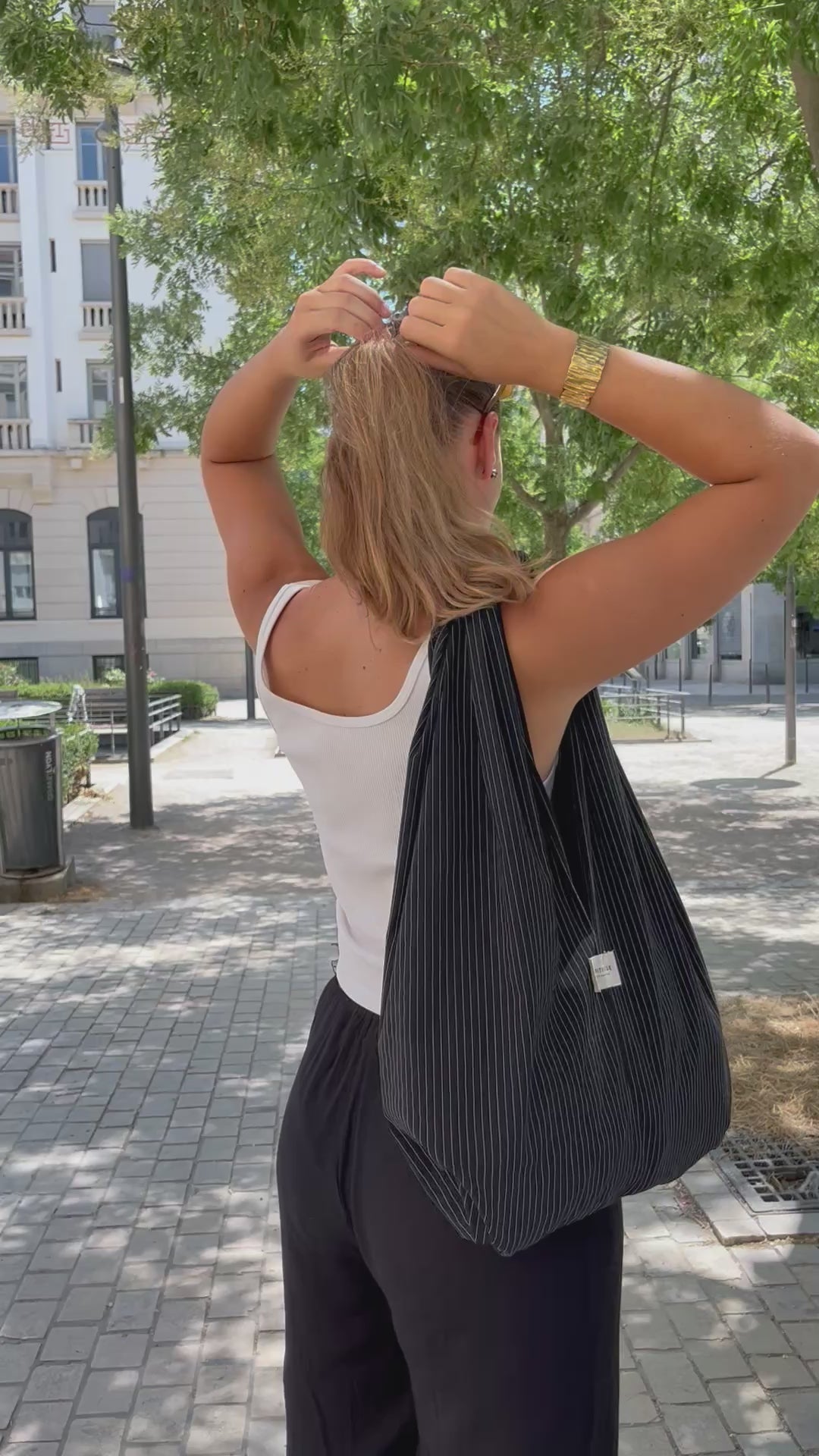 Sac Capricieuse porté au quotidien, sac écoresponsable fabriqué à Lyon